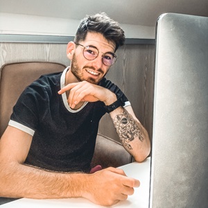 Nicolas, un designer de logo à Sarlat-la-Canéda