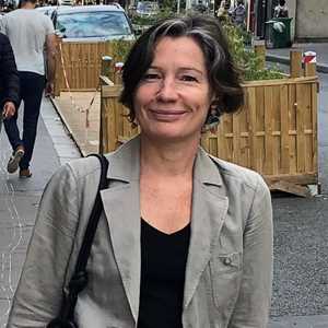 cécile, un rédacteur web à Hendaye