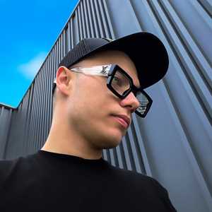 theo, un community manager à Albert