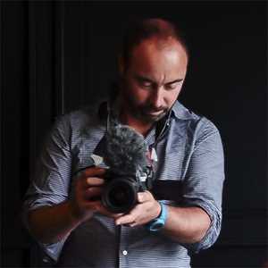 La caméra jaune, un photographe à Bourg-en-Bresse