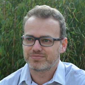 Julien, un codeur de site à Lanester