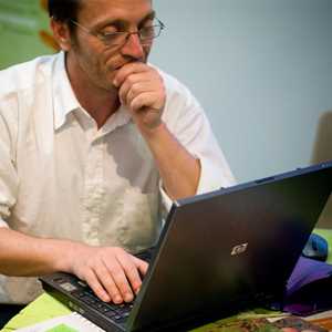 adam-declic informatique, un codeur de site à Niort