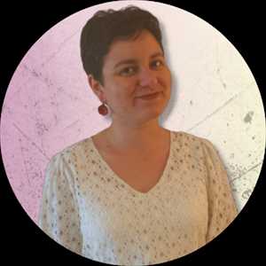 Flora, un gestionnaire de réseaux sociaux à Marseille