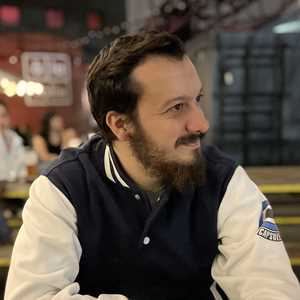 Jeremy, un codeur de site marchant à Toulouse