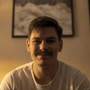 Steven, un technicien spécialisé en video à Montpellier