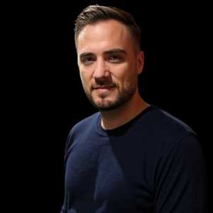 Jeremie, un codeur de site marchant à Vénissieux