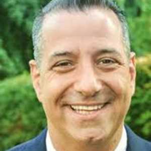 othmane , un créateur de site e-commerce à Marignane